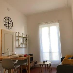 #t2 Intra-muros Appartement Avignon